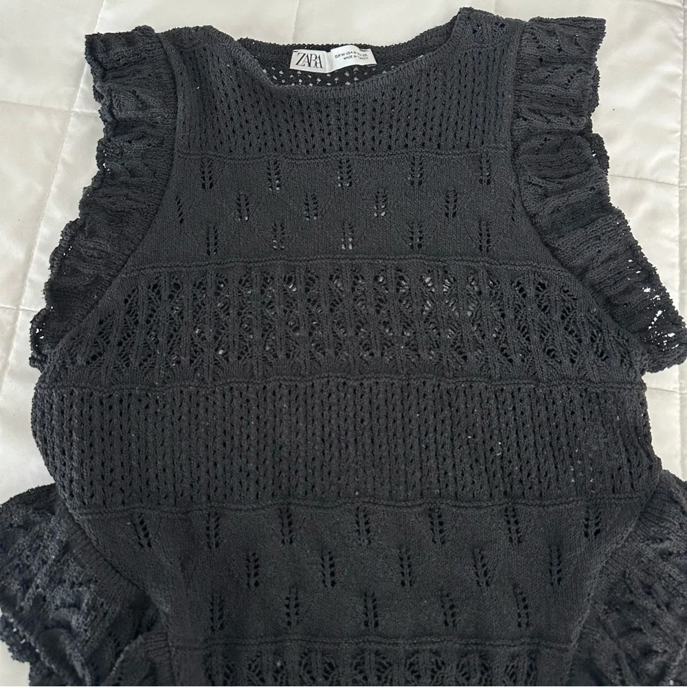 Zara Black Crochet Sleeveless Blouse - Picture 3 of 5